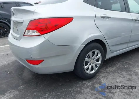 2013 Hyundai Accent Gls z USA, uszkodzony, nr VIN KMHCT4AE9DU555318